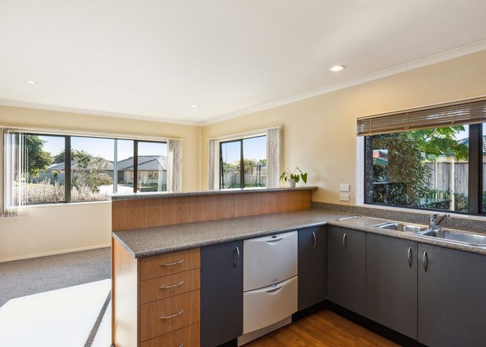  at 32 Monarch Place, Paraparaumu Beach, Paraparaumu