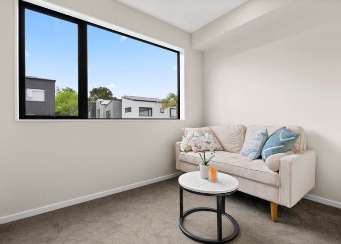  at 21 Don Oliver Lane, Glen Eden, Waitakere City, Auckland