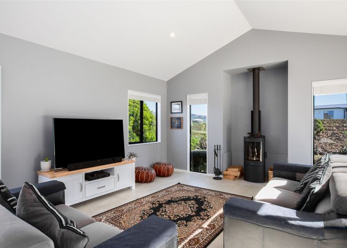  at 6 Tutoko Place, Aotea, Porirua