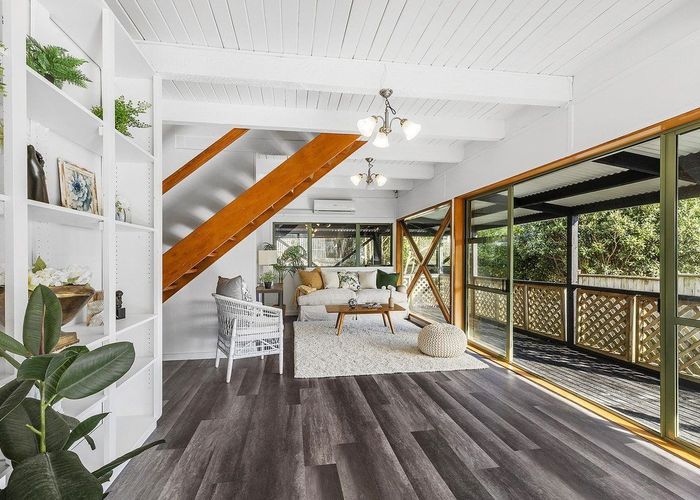  at 117 Gloaming Hill, Titahi Bay, Porirua, Wellington