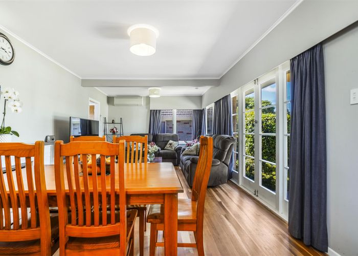  at 11 Fenwick Crescent, Hillcrest, Hamilton