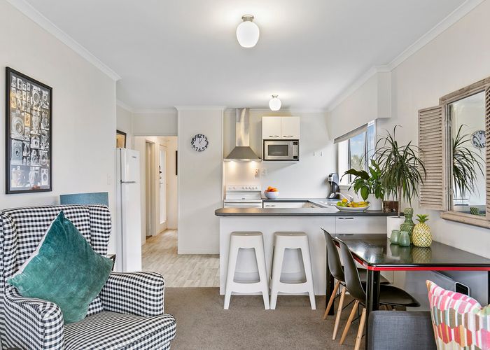 at 2/4 Sierra Street, Glendowie, Auckland