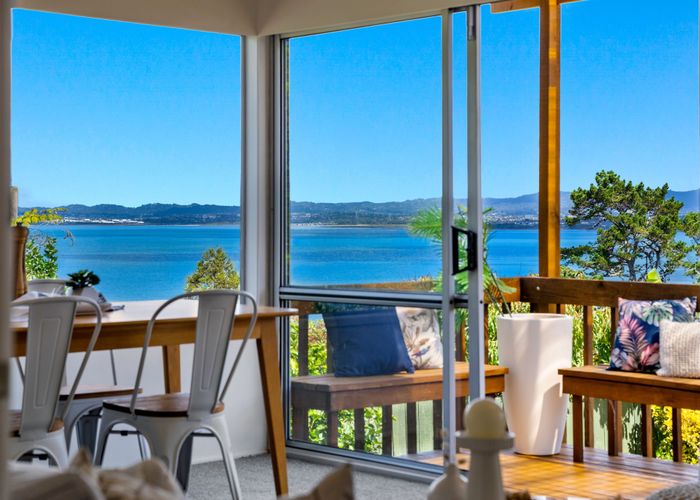  at 2/43 Telstar Place, Beach Haven, Auckland