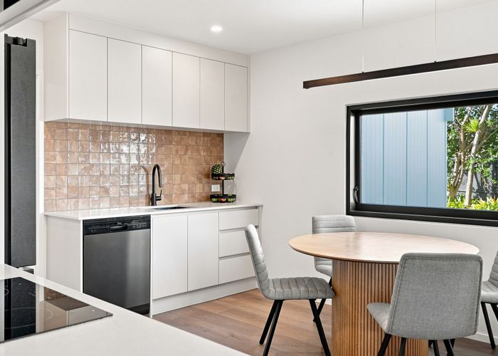  at 2/26 Salem Place, Torbay, North Shore City, Auckland