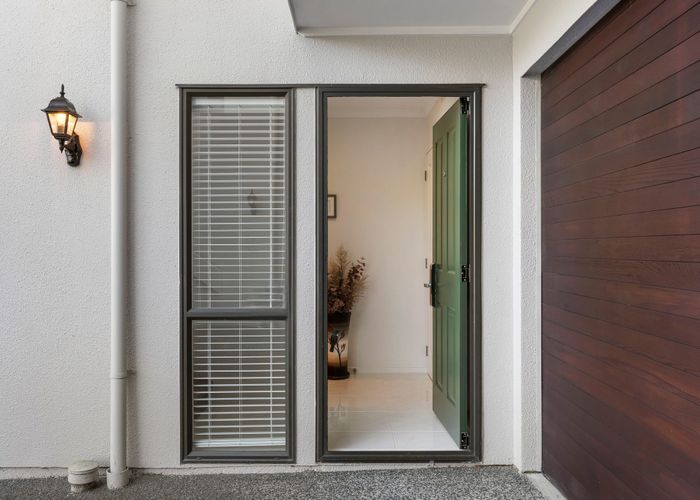  at 2/102 Greenhithe Road, Greenhithe, North Shore City, Auckland