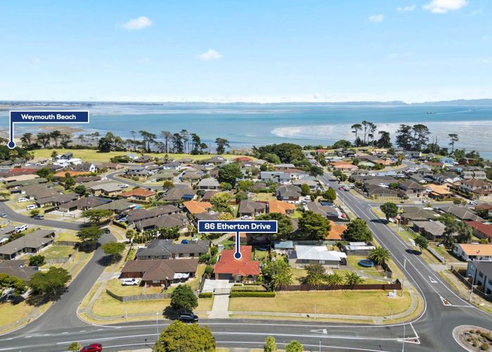  at 86 Etherton Drive, Weymouth, Auckland