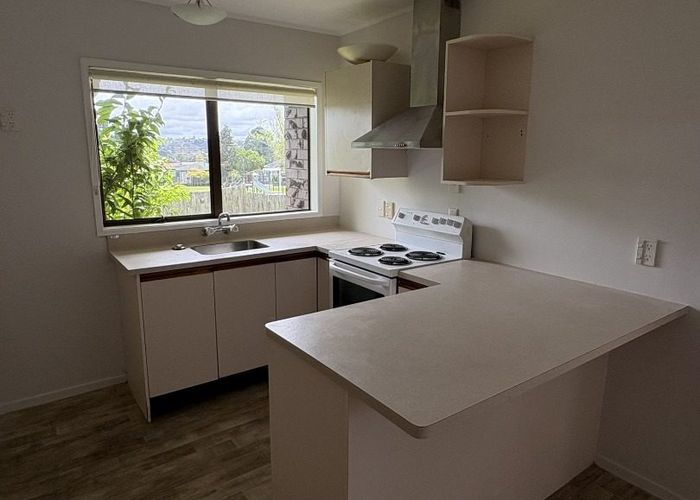  at 2/42 Frank Evans Place, Henderson, Waitakere City, Auckland