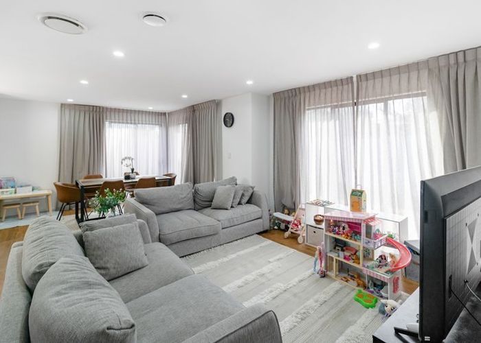  at 6/29 Buckingham Crescent, Manukau, Manukau City, Auckland