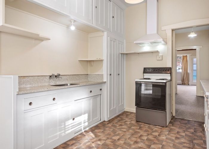  at 2/12 Wherstead Road, Cashmere, Christchurch City, Canterbury
