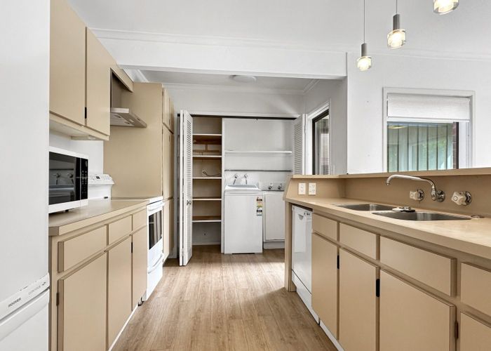  at 3/1 Penzance Road, Mairangi Bay, North Shore City, Auckland