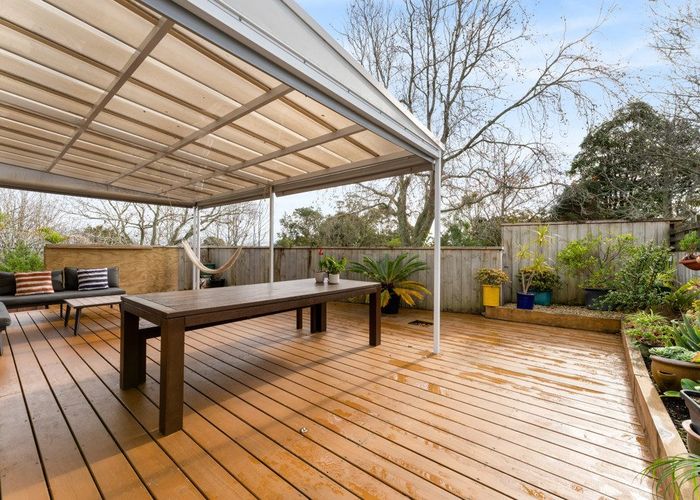 at 1/14 Valley View Road, Glenfield, North Shore City, Auckland