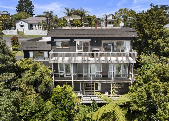  at 53 Island Bay Road, Beach Haven, North Shore City, Auckland