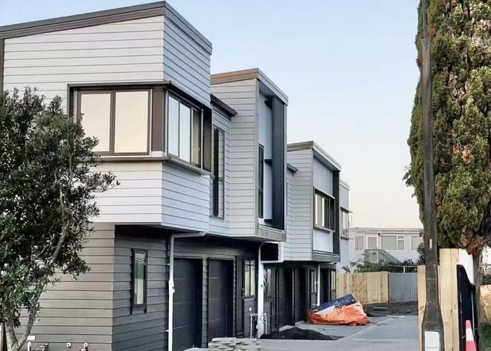  at 15B pipitea Pl, Massey, Waitakere City, Auckland