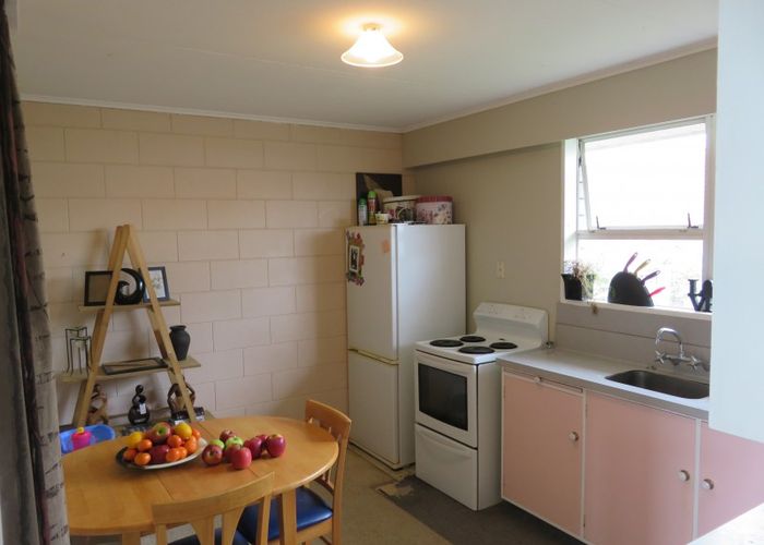  at 2/284 Botanical Road, West End, Palmerston North
