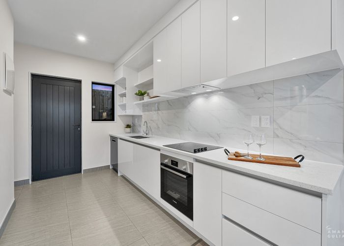  at 8/144 Titirangi Road, New Lynn, Waitakere City, Auckland