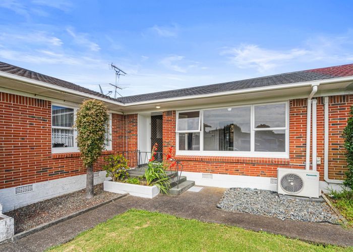  at 2/19 Dinglebank Road, Mount Wellington, Auckland City, Auckland