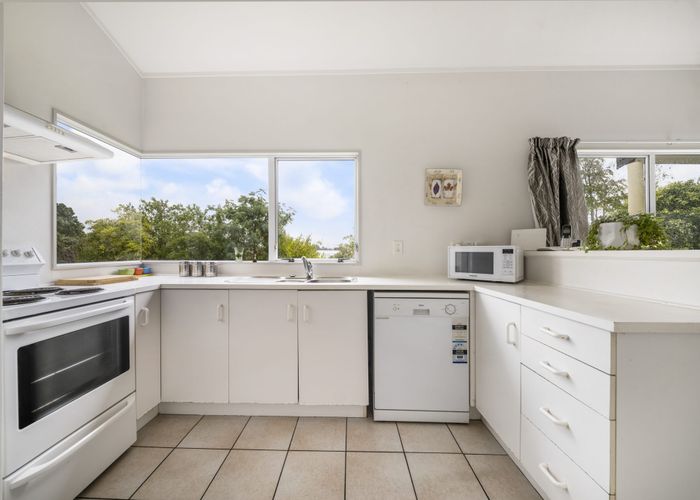  at 2 Davern Lane, New Lynn, Waitakere City, Auckland