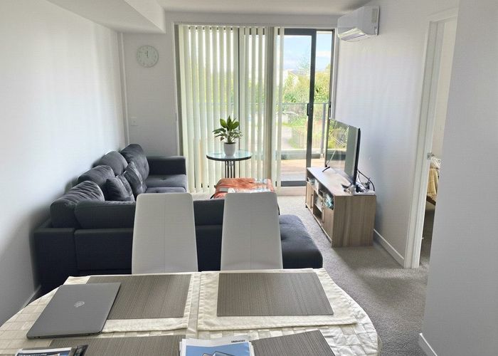  at 112/8 Gray Ave, Mangere East, Manukau City, Auckland