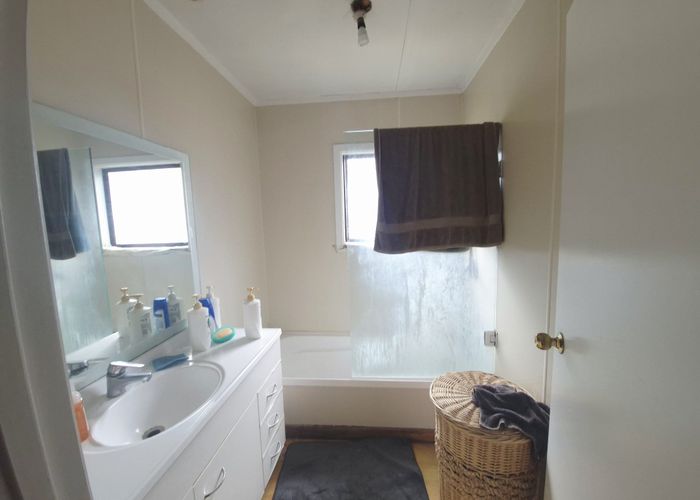  at 8A Inver Street, Glen Eden, Waitakere City, Auckland