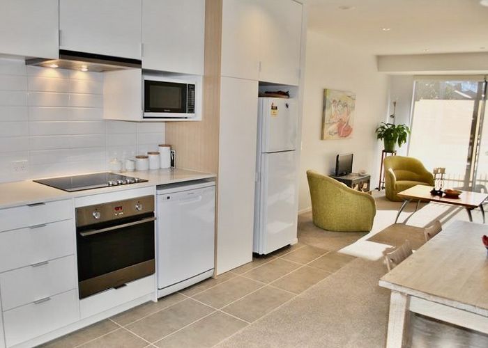  at 4 Bluegrey Avenue, Stonefields, Auckland