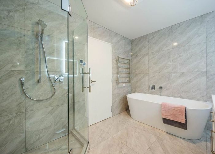  at 245D Hill Road, The Gardens, Auckland