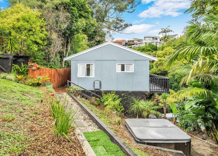  at 2/40 Robbies Road, Shelly Park, Auckland