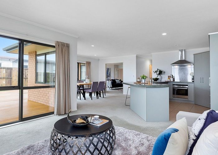  at 52 Miles Crescent, Newlands, Wellington, Wellington