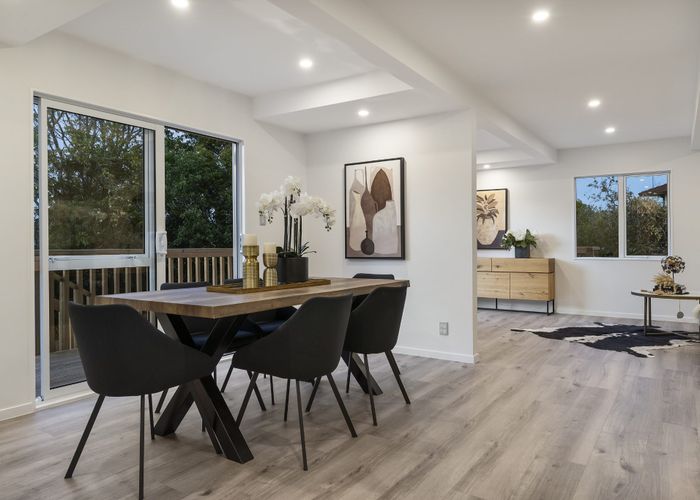  at 2/7 Louise Place, Browns Bay, Auckland