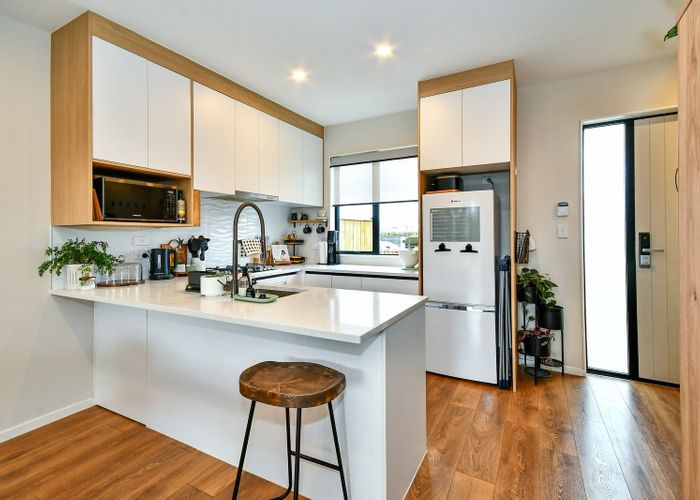  at 4 Freshland Drive, Flat Bush, Manukau City, Auckland