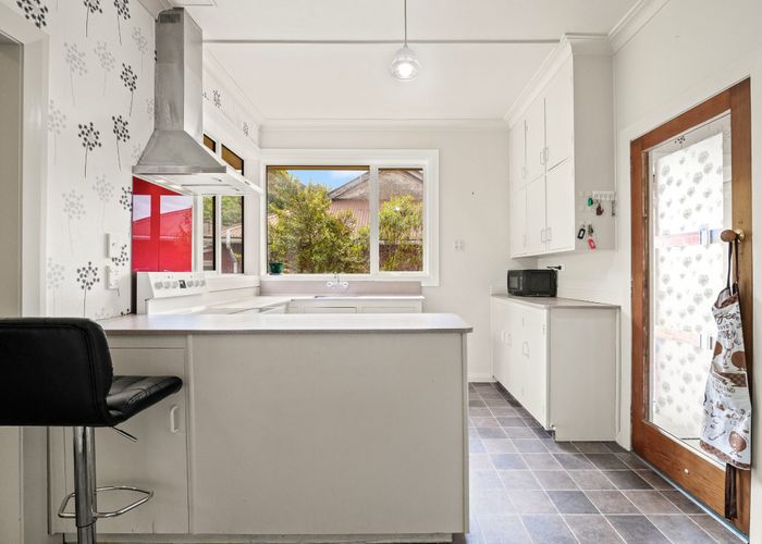  at 5 Totara, Ravensbourne, Dunedin, Otago