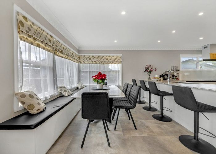  at 31 The Boulevard, Sunnyhills, Manukau City, Auckland