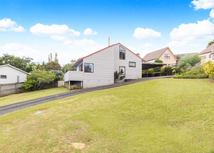  at 16 Woodhouse Place, West Harbour, Auckland