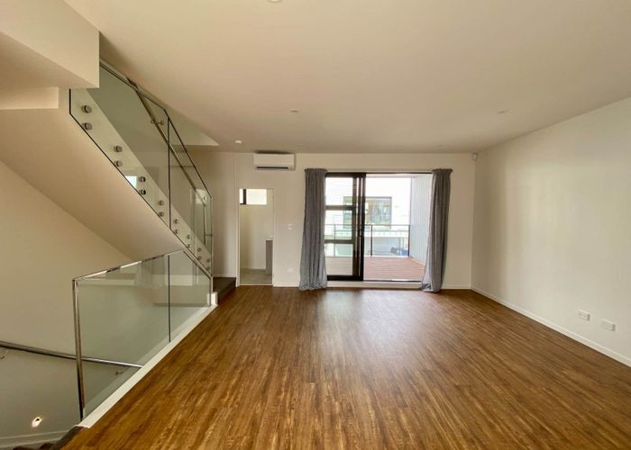  at 5/954 East Coast Road, Northcross, North Shore City, Auckland