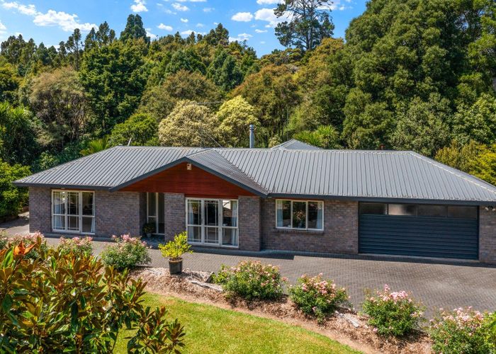  at 1527 Weranui Road, Silverdale