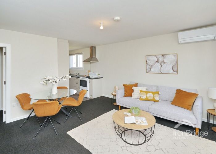 at 2/123 Hills Road, Edgeware, Christchurch