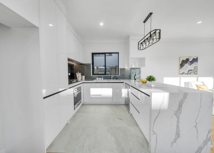  at 8 Rathfarnham Road, Flat Bush, Manukau City, Auckland