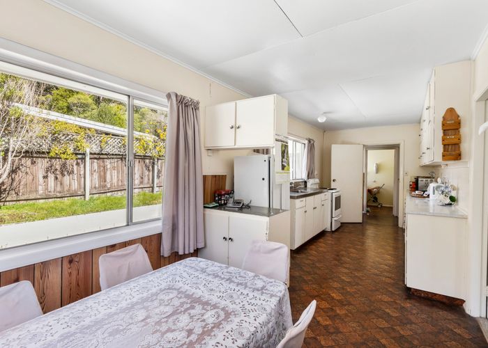  at 40 Elmslie Road, Pinehaven, Upper Hutt