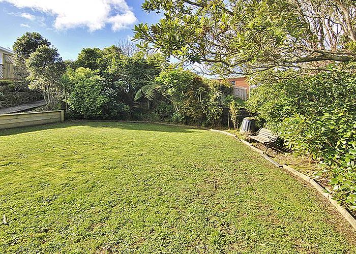  at 33 Cotswold Crescent, Newlands, Wellington