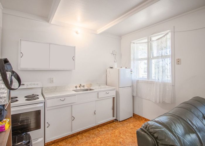  at 130 Carrington Street, Vogeltown, New Plymouth, Taranaki