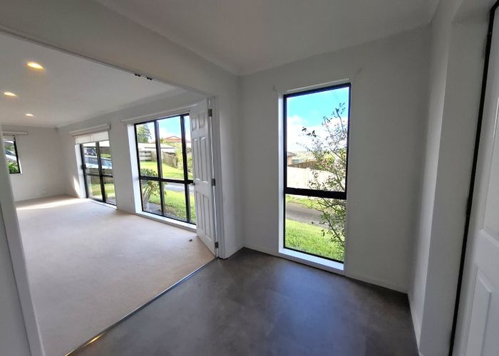  at 27 Killygordon Place, Massey, Waitakere City, Auckland