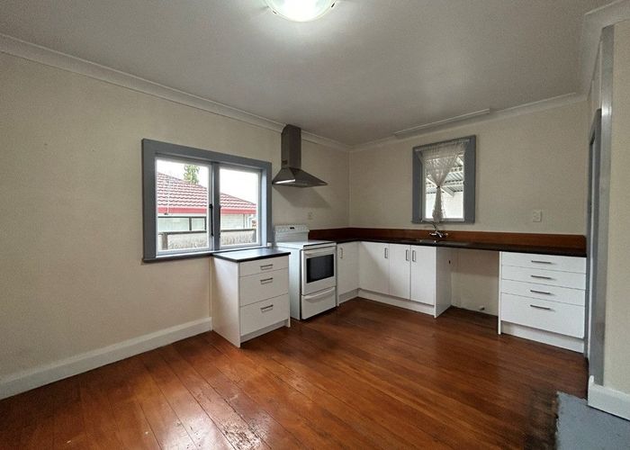  at 33 White Street, Taradale, Napier, Hawke's Bay