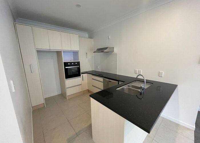  at 8/44 Carlos Drive, Flat Bush, Auckland