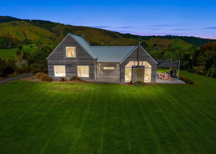  at 48 Mountain View Drive, Manakau