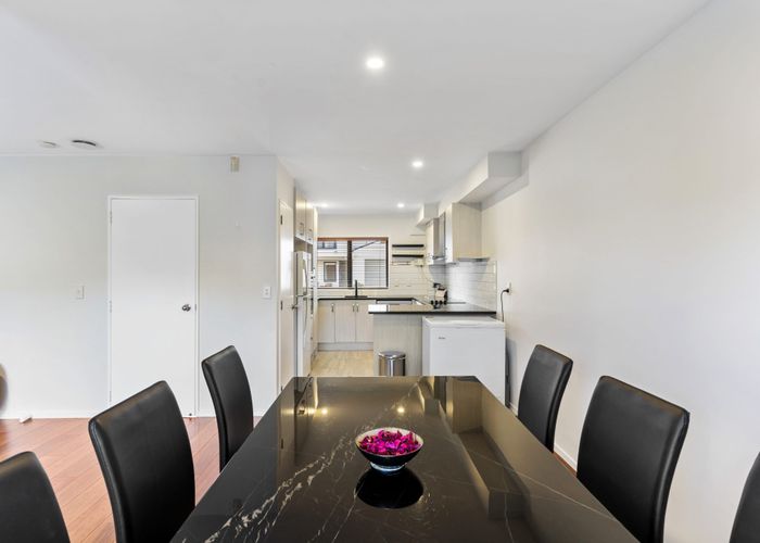  at 9/70 Fernhill Way, Oteha, Auckland