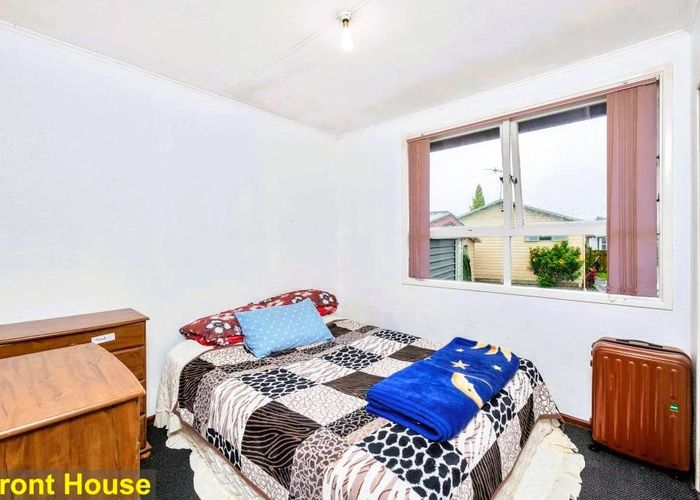  at 5 Nogat Avenue, Papatoetoe, Manukau City, Auckland