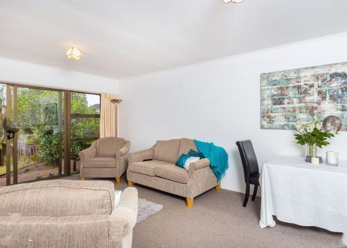  at 2/32 Strong Street, Saint Johns, Auckland City, Auckland