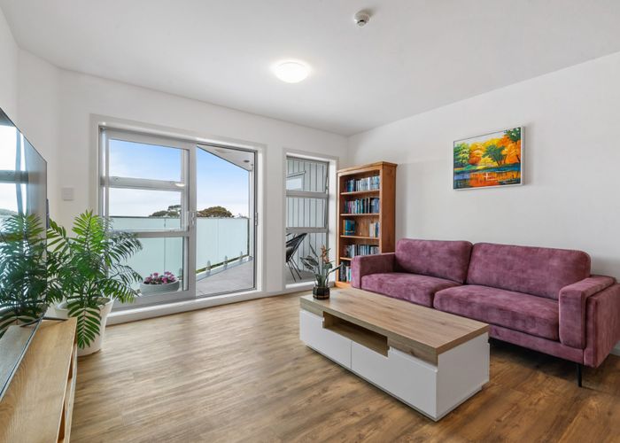  at 4/270 Onewa Road, Birkenhead, Auckland