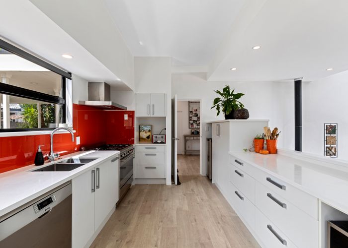  at 31 Waipuia Place, Greenhithe, Auckland