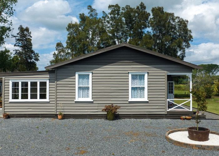  at 446 State Highway 25, Thames
