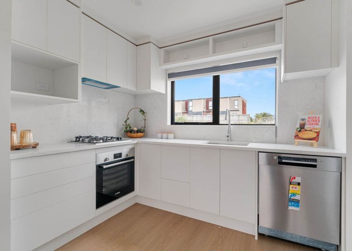 at 13&14 /32 Tapuwae Way, Mangere Bridge, Manukau City, Auckland
